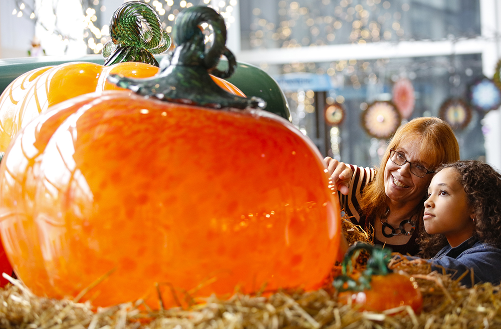 Giant Glass Pumpkin | Corning Museum of Glass
