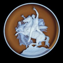 Cameo Plate entitled ‘Immortality of the Arts’, Frederick Carder, Stevens & Williams, Stourbridge, England, 1891. Overall Height: 4.6 cm; Diameter (max): 33 cm. (69.2.39, bequest of Gladys Carder Welles)